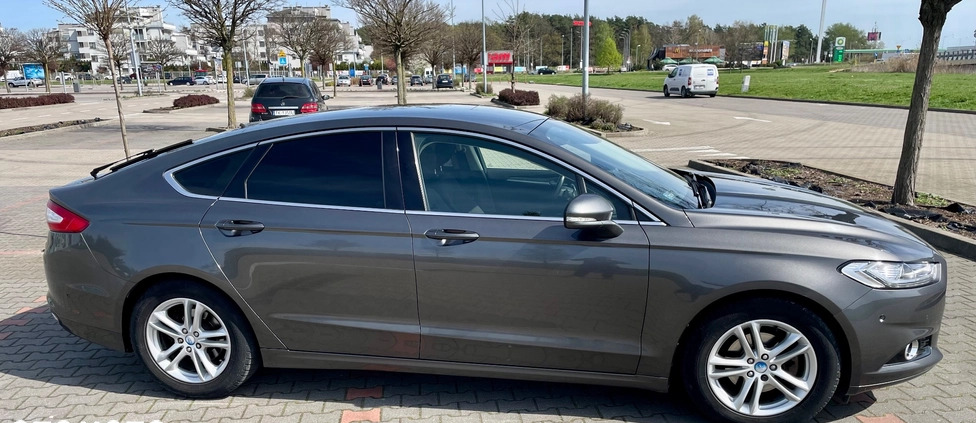 Ford Mondeo cena 51900 przebieg: 257000, rok produkcji 2015 z Warszawa małe 742